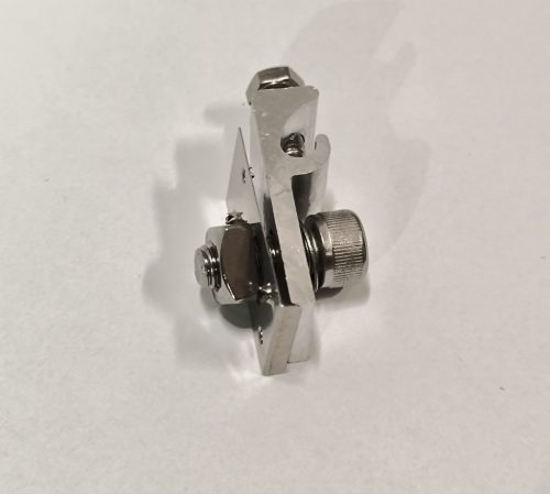 Földelőbilincs HQ Mount W40B sínhez és a HQ Mount lapostetős alaplemezekhez